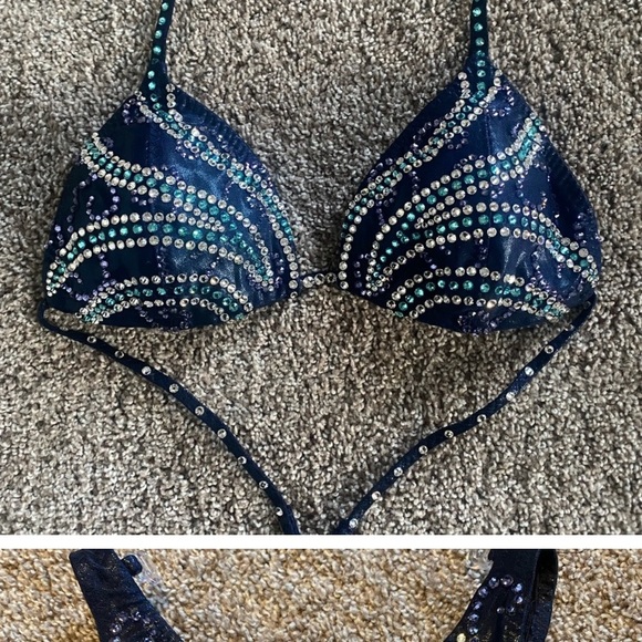 Like new Maggie Keaveny custom figure show suit. - Picture 5 of 12